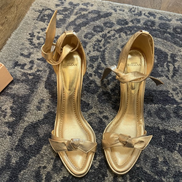 Alexandre Birman Gold Bow Clarita Heels, Size 39 - Picture 2 of 13